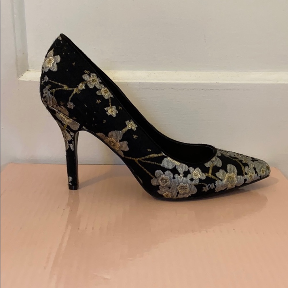 Nine West Patterned Heel - Picture 2 of 4